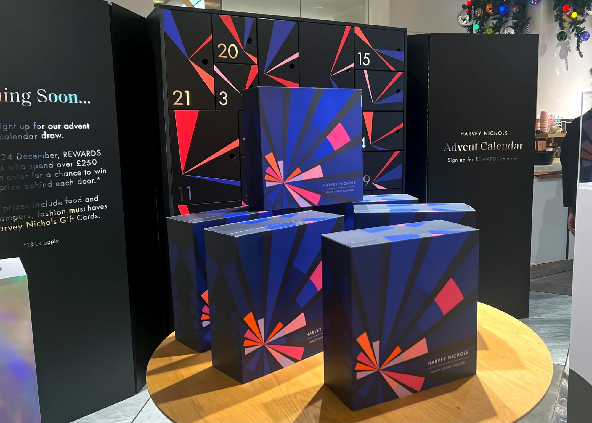 Harvey Nichols Luxury Packaging Beauty Advent Calendar B